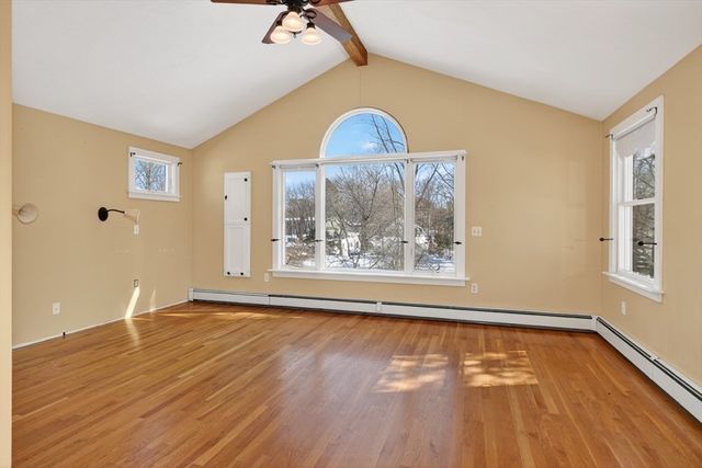 26 Mechanic St, Holliston, MA 01746