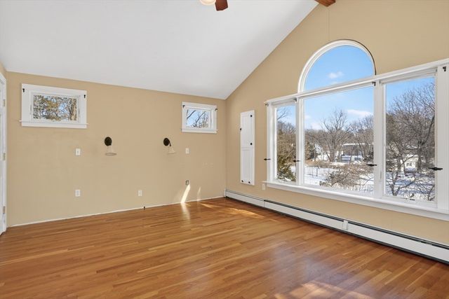 26 Mechanic St, Holliston, MA 01746