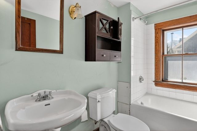 26 Mechanic St, Holliston, MA 01746