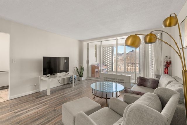 33 Pond Street 919, Brookline, MA 02445