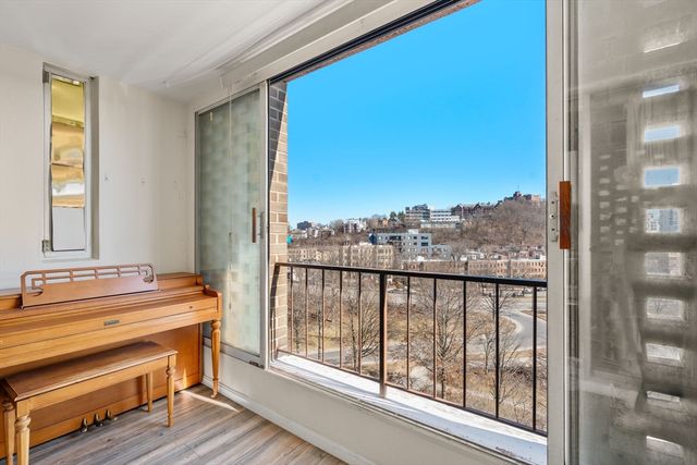 33 Pond Street 919, Brookline, MA 02445