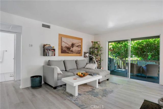 291 Sequoia Court 13, Thousand Oaks, CA 91360