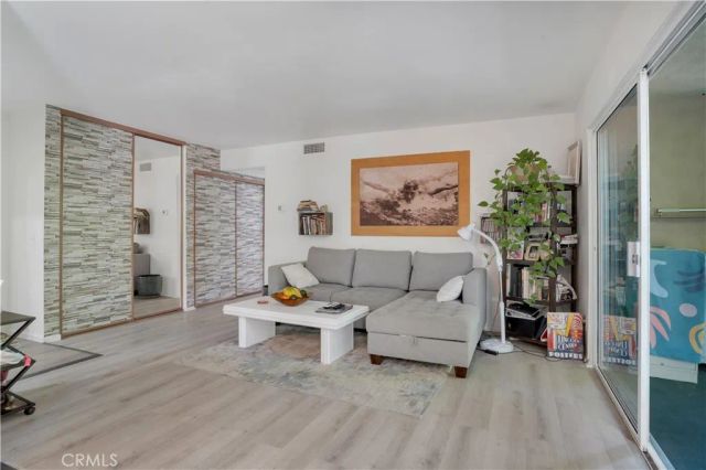 291 Sequoia Court 13, Thousand Oaks, CA 91360