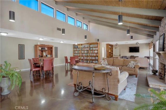 291 Sequoia Court 13, Thousand Oaks, CA 91360