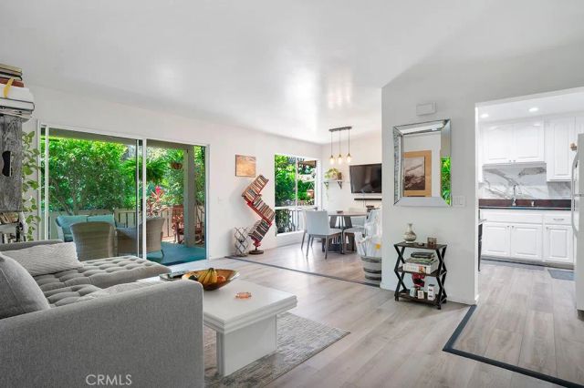 291 Sequoia Court 13, Thousand Oaks, CA 91360