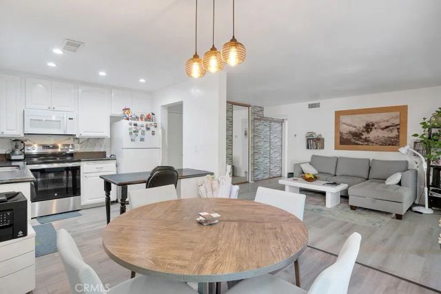 291 Sequoia Court 13, Thousand Oaks, CA 91360