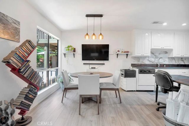 291 Sequoia Court 13, Thousand Oaks, CA 91360
