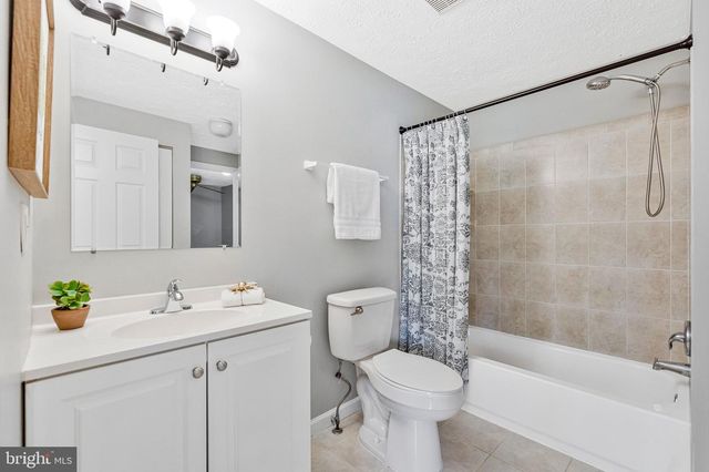 6365 GENERALS CT, Centreville, VA 20121