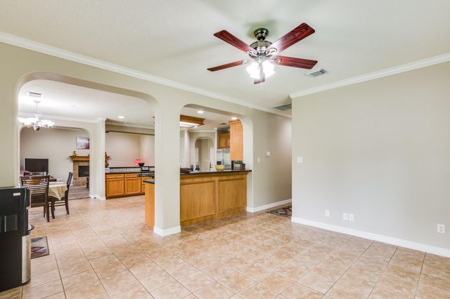 507 Oaks Grande Road, Baytown, TX 77523