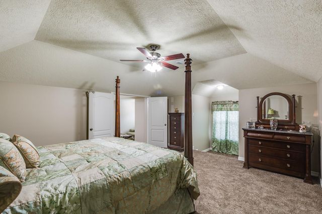 507 Oaks Grande Road, Baytown, TX 77523