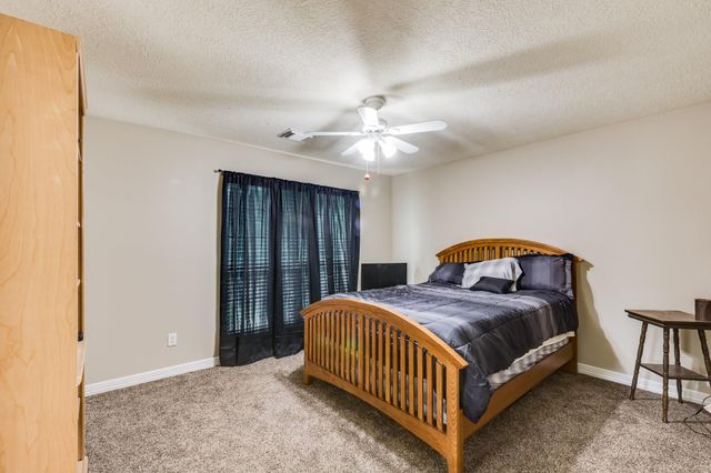 507 Oaks Grande Road, Baytown, TX 77523