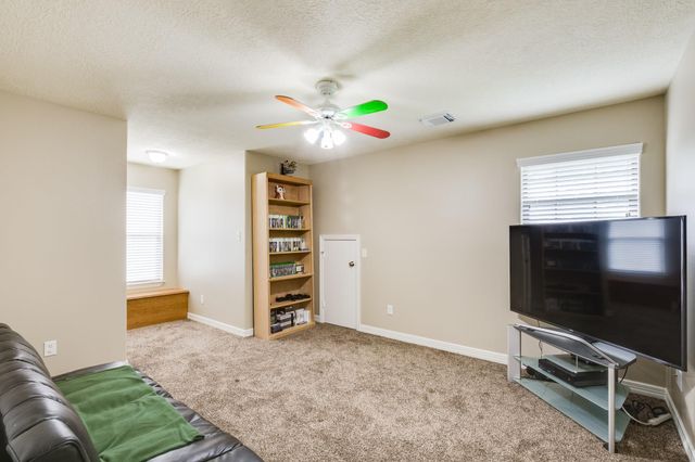 507 Oaks Grande Road, Baytown, TX 77523