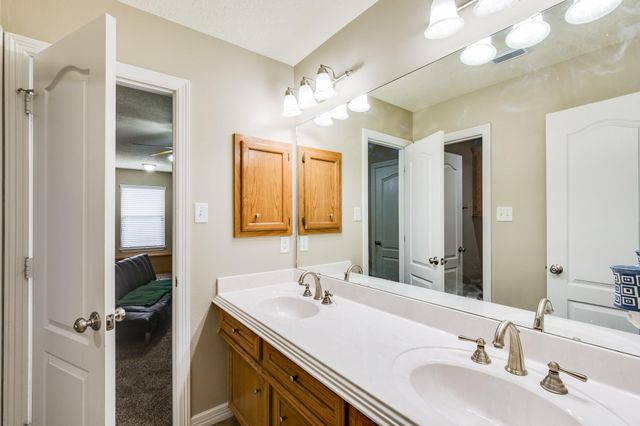 507 Oaks Grande Road, Baytown, TX 77523