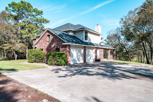 507 Oaks Grande Road, Baytown, TX 77523