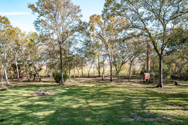 507 Oaks Grande Road, Baytown, TX 77523