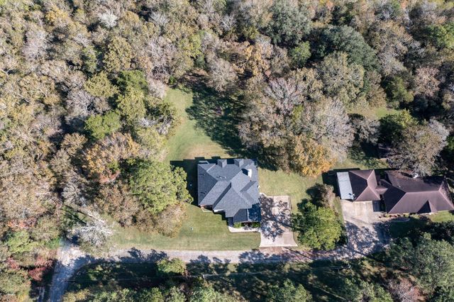 507 Oaks Grande Road, Baytown, TX 77523