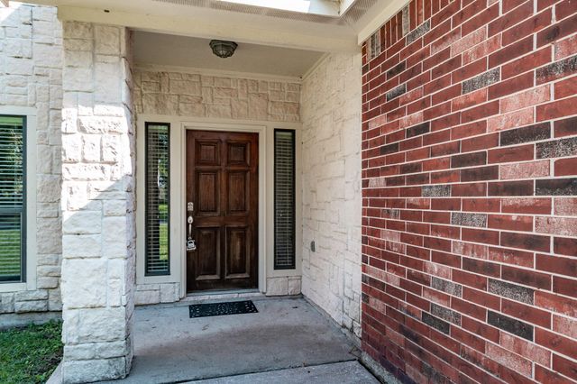 507 Oaks Grande Road, Baytown, TX 77523