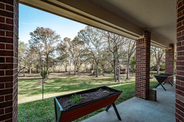 507 Oaks Grande Road, Baytown, TX 77523