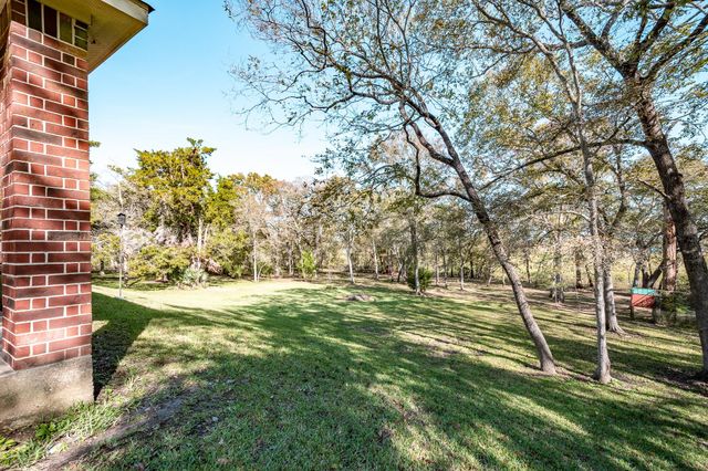 507 Oaks Grande Road, Baytown, TX 77523