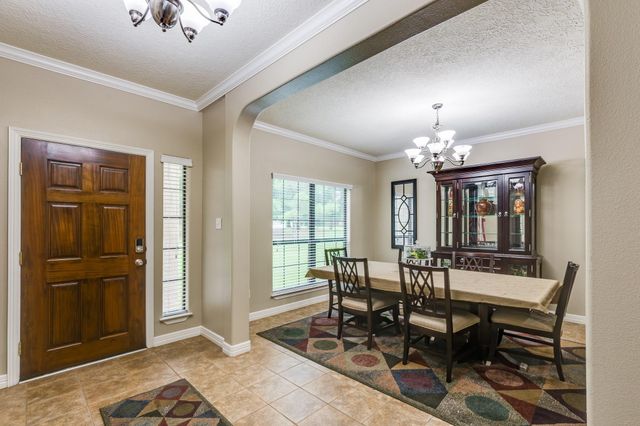 507 Oaks Grande Road, Baytown, TX 77523