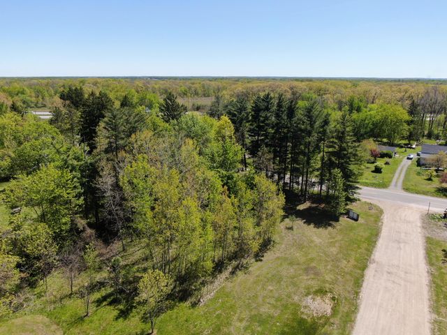 12 Meadowood Lane, Lakeside, MI 49116