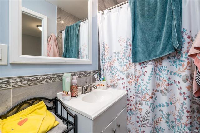 21 Hirsch Road, Stamford, CT 06905