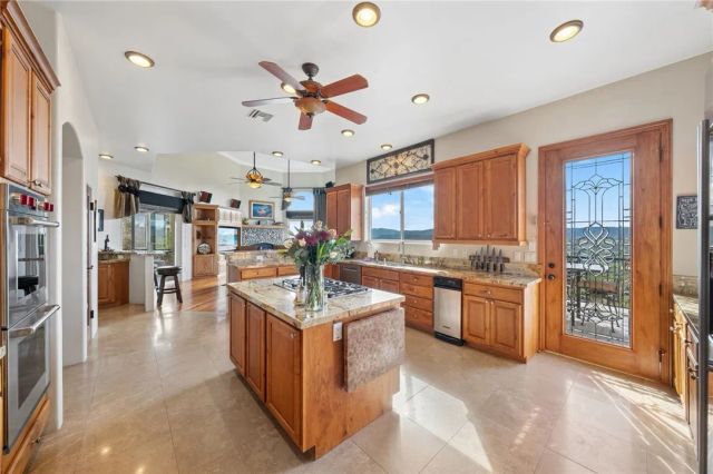 46480 Via Vaquero, Temecula, CA 92590