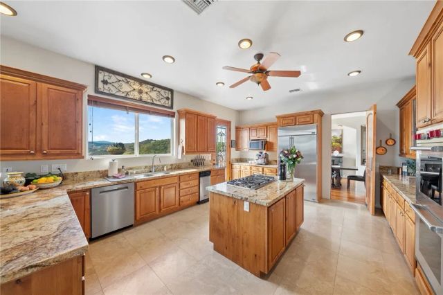 46480 Via Vaquero, Temecula, CA 92590