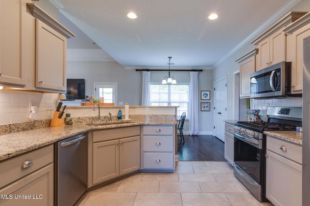 1757 Robertson Pl Drive, Hernando, MS 38632