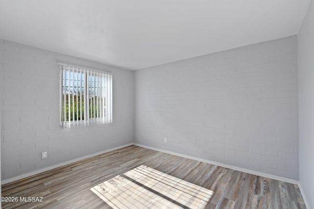 5570 E Hampton St Apt 220, Tucson, AZ 85712