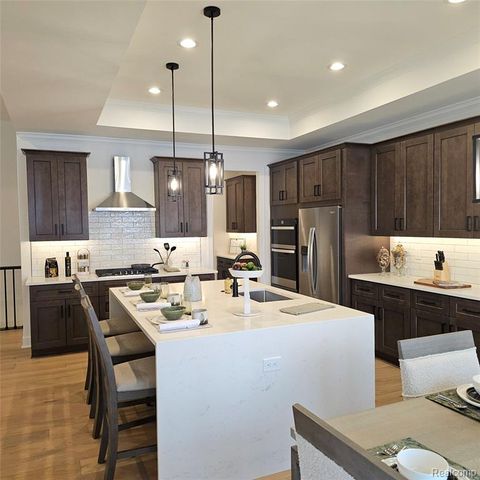 54765 Palomino Dr, Shelby, MI 48315