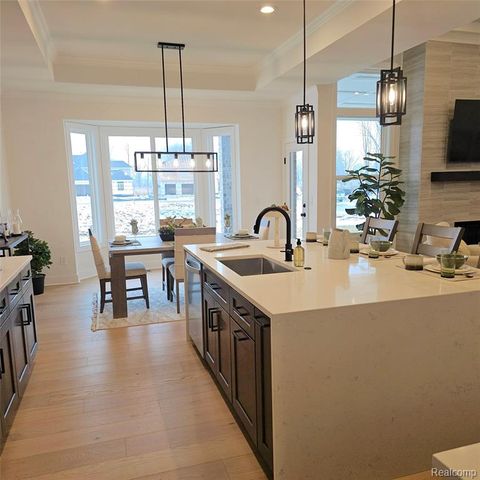 54765 Palomino Dr, Shelby, MI 48315