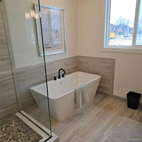 54765 Palomino Dr, Shelby, MI 48315