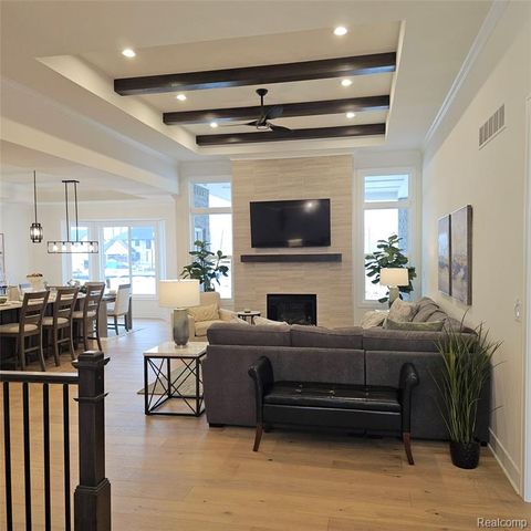 54765 Palomino Dr, Shelby, MI 48315