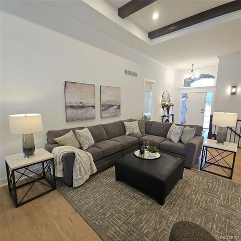 54765 Palomino Dr, Shelby, MI 48315