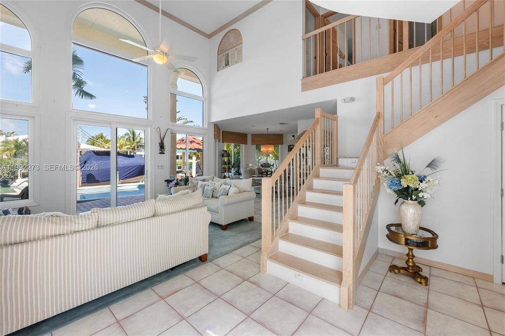 Image 11 of property listing at 431 12th St, Key Colony, FL 33051