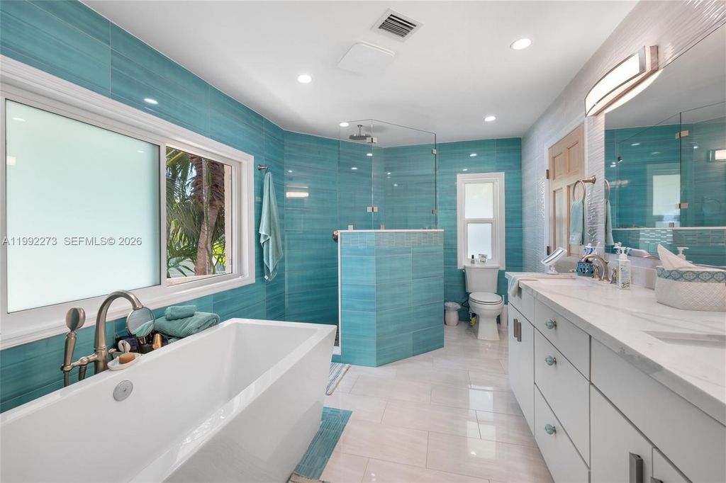 Image 21 of property listing at 431 12th St, Key Colony, FL 33051