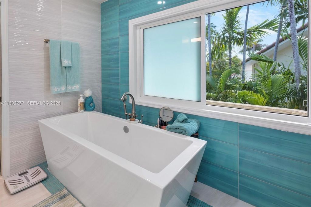 Image 23 of property listing at 431 12th St, Key Colony, FL 33051