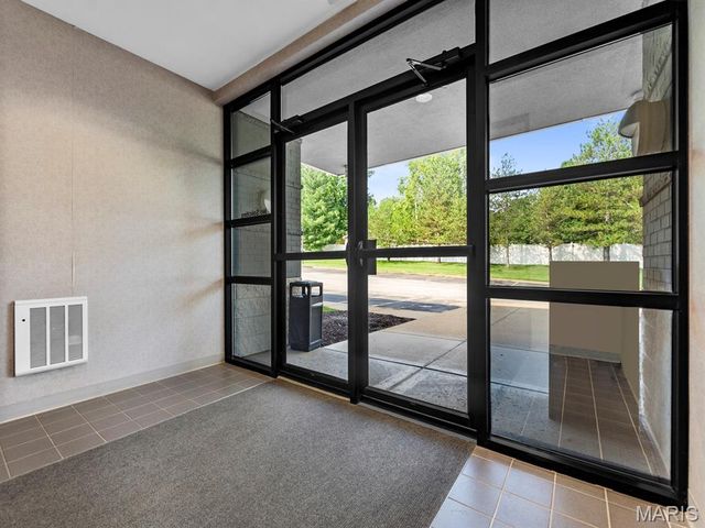 174 Clarkson Road, Ballwin, MO 63011