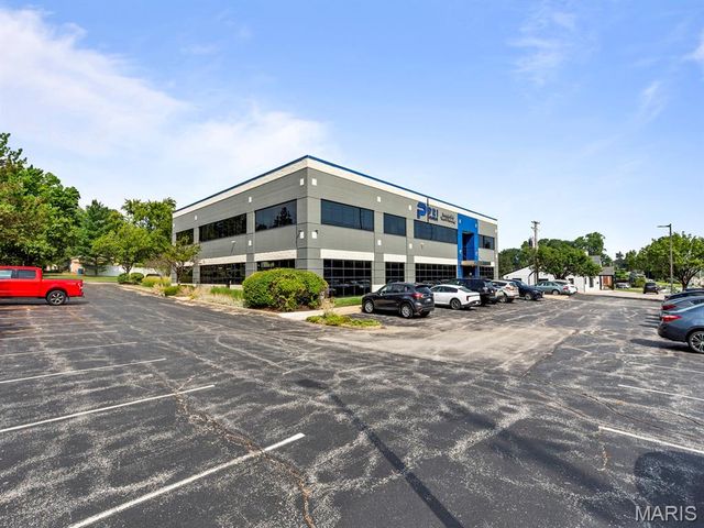 174 Clarkson Road, Ballwin, MO 63011