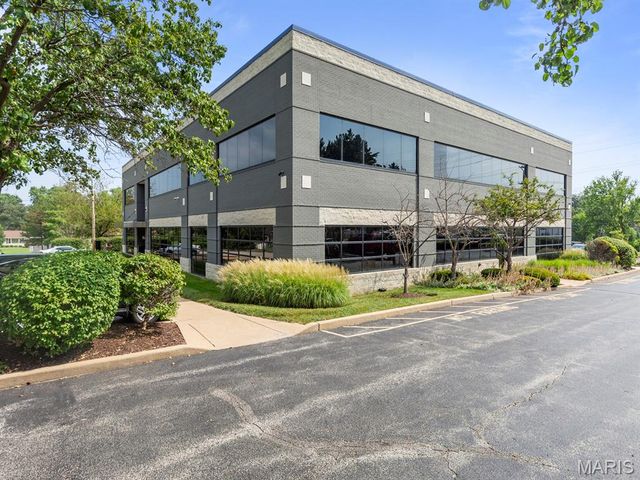 174 Clarkson Road, Ballwin, MO 63011