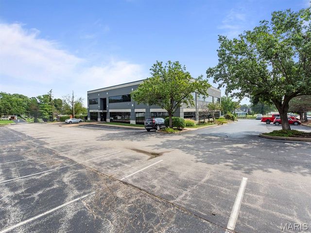 174 Clarkson Road, Ballwin, MO 63011