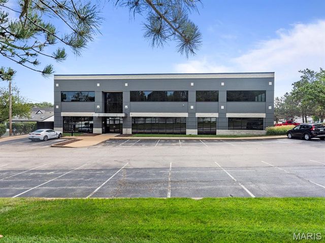 174 Clarkson Road, Ballwin, MO 63011