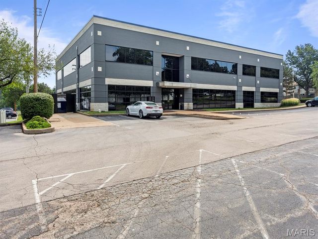 174 Clarkson Road, Ballwin, MO 63011