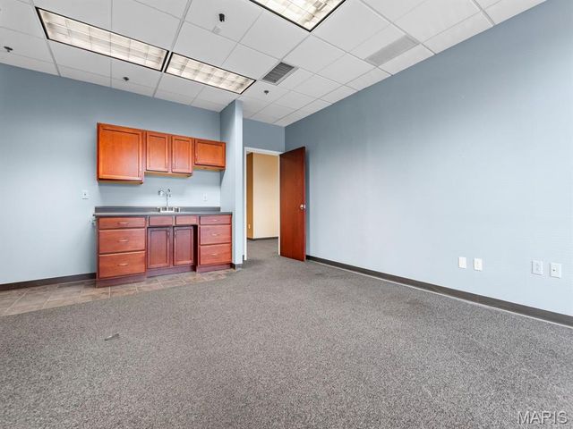 174 Clarkson Road, Ballwin, MO 63011