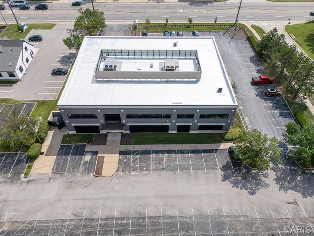 174 Clarkson Road, Ballwin, MO 63011