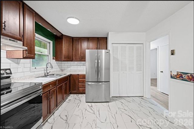 11526 US Highway 421 None, Purlear, NC 28665