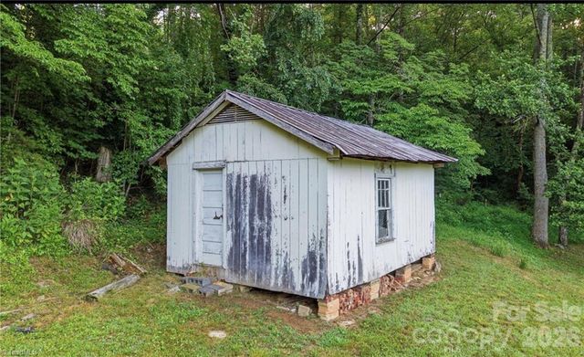 11526 US Highway 421 None, Purlear, NC 28665