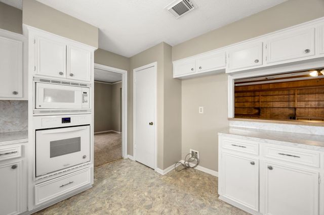 5923 Pebble Springs Drive, Houston, TX 77066