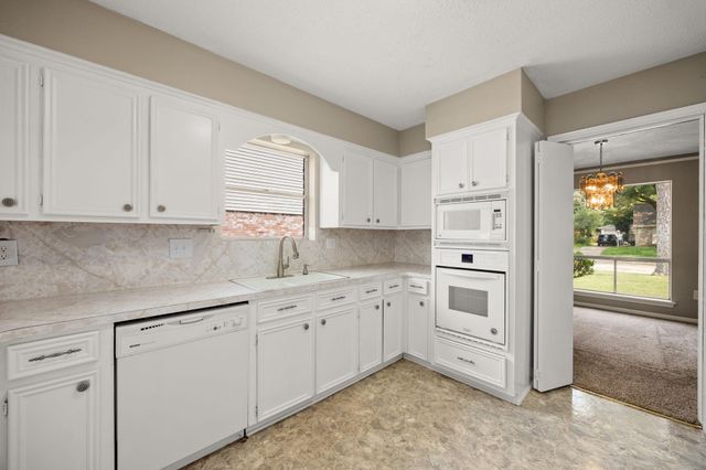 5923 Pebble Springs Drive, Houston, TX 77066